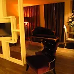 Hotel Austin Paradise